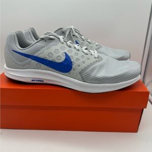 Men’s Nike Downshifter 7 running shoes size 13 platinum